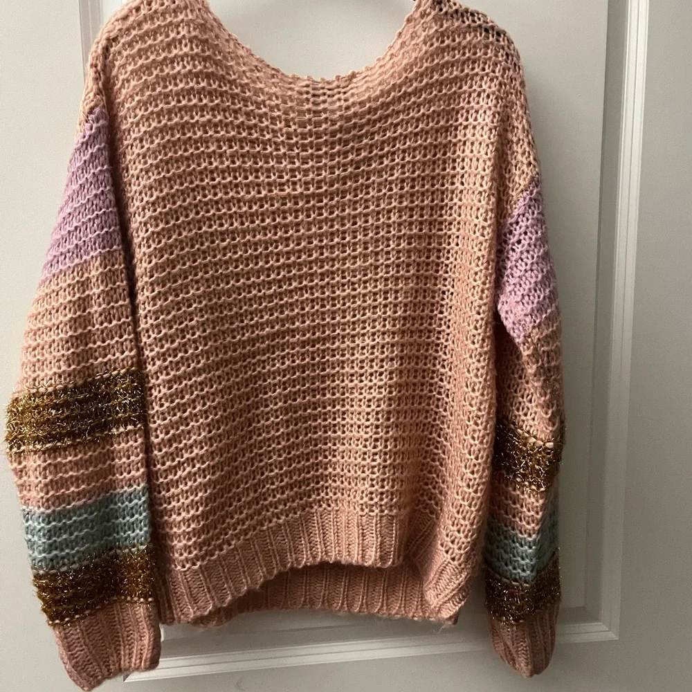 Super cute spring sweater - Picture 2 of 4